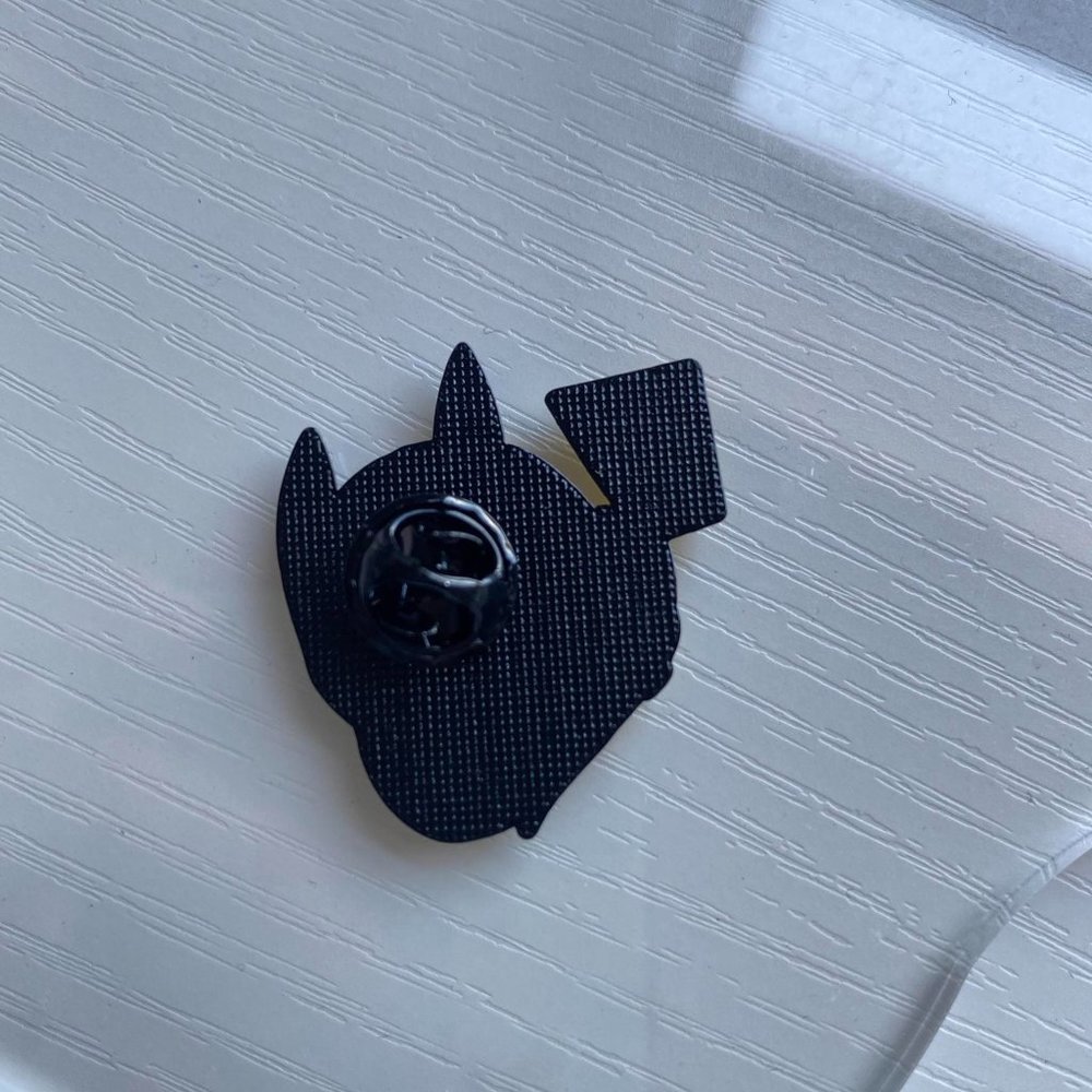 Pikachu Pokemon Pin - Picture 3 of 4
